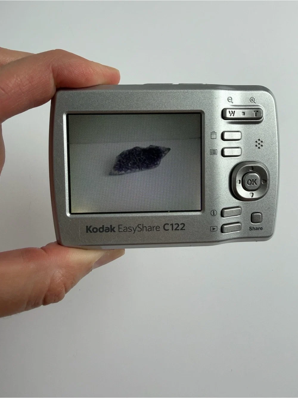 Kodak EasyShare C122 8.1 MP Digital Camera Silver w/ 1G Mem Card Tested & Works